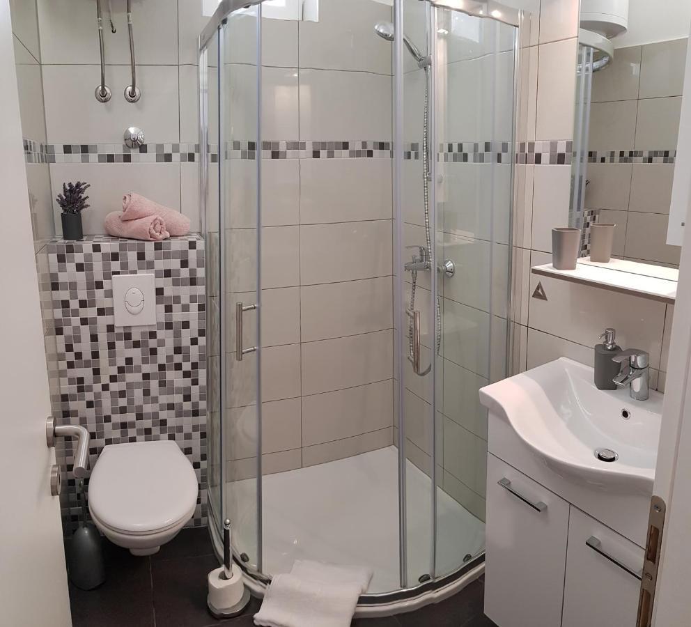 Apartments Ruzica Зострог Екстер'єр фото