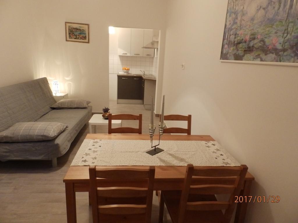 Apartments Ruzica Зострог Екстер'єр фото