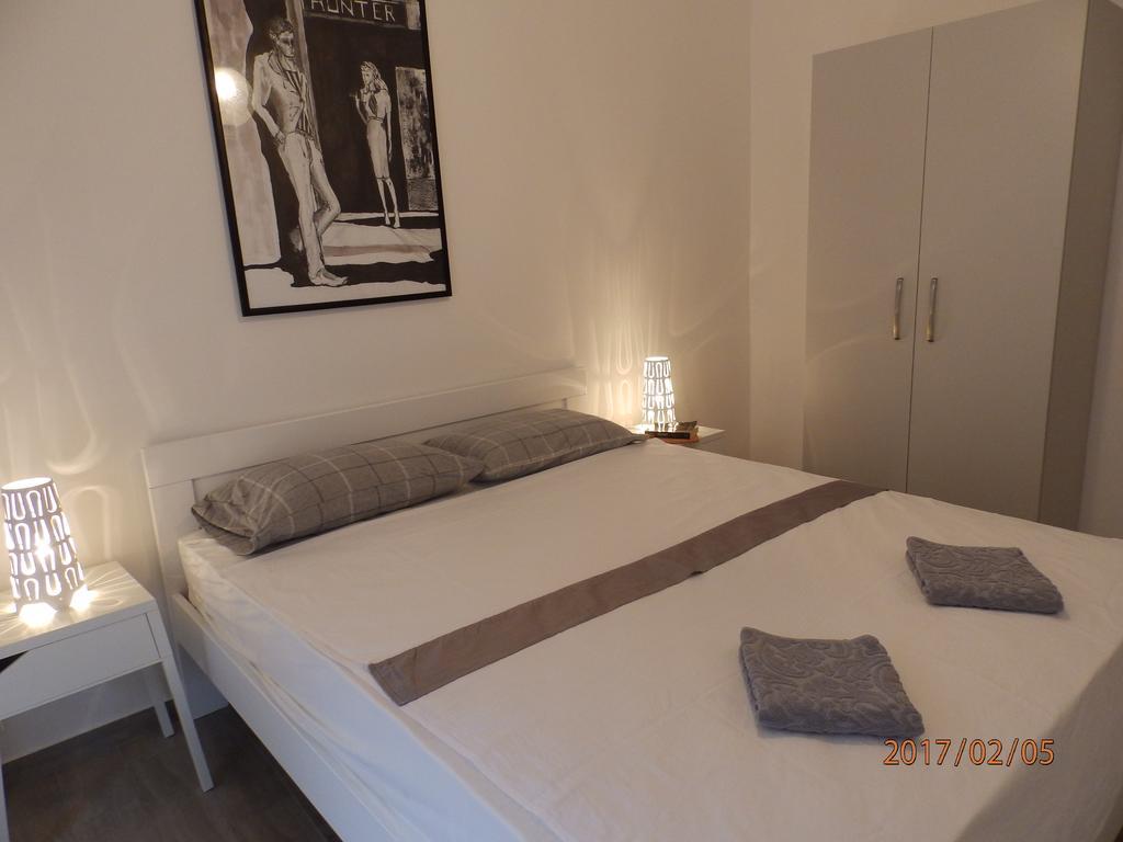 Apartments Ruzica Зострог Екстер'єр фото