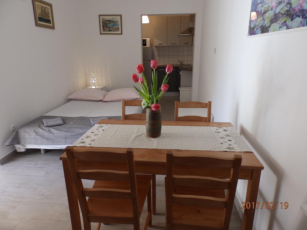 Apartments Ruzica Зострог Екстер'єр фото